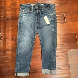 AG the Nikki Relexed Skinny Crop Jean